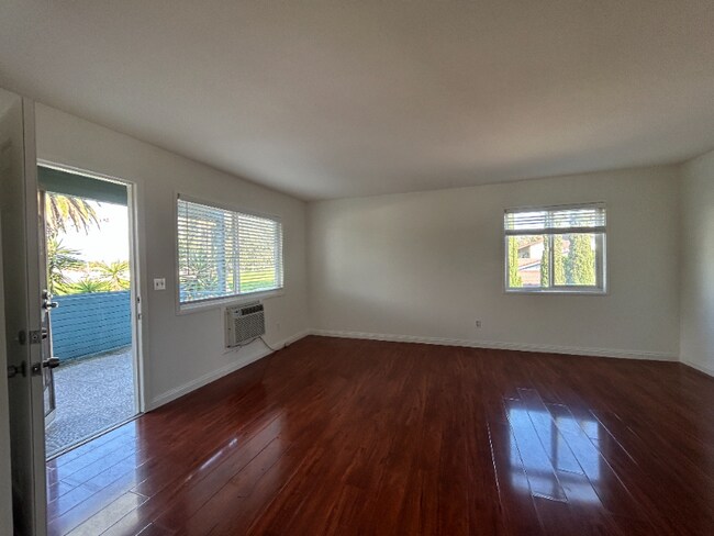 Foto del edificio - 2340 W Greenacre Ave