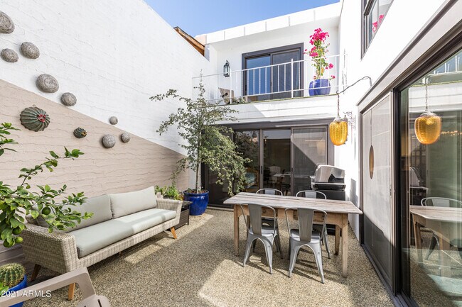 Foto del edificio - 4818 N 72nd Way