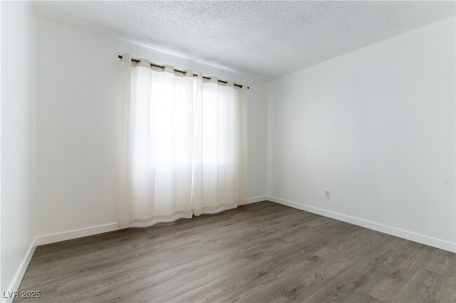 Foto del edificio - 601 Cabrillo Cir