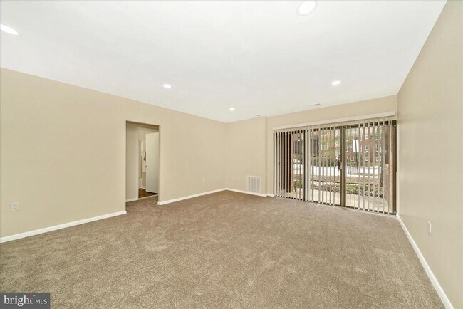 Foto del edificio - 6711 Park Heights Ave
