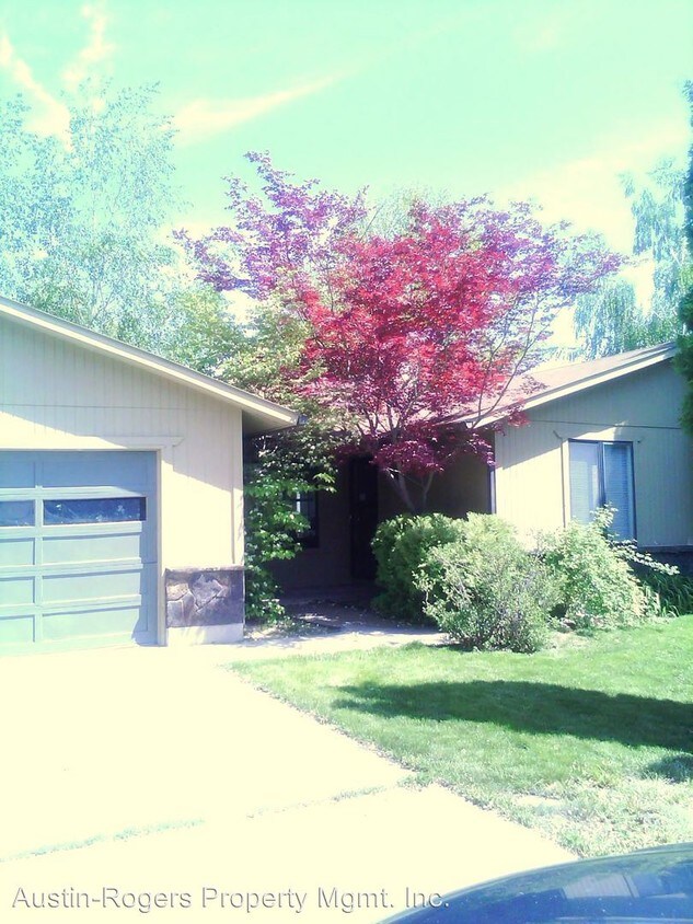 Primary Photo - 2666 N Reno Way
