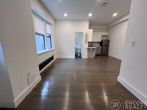 Building Photo - 11 Queensberry St