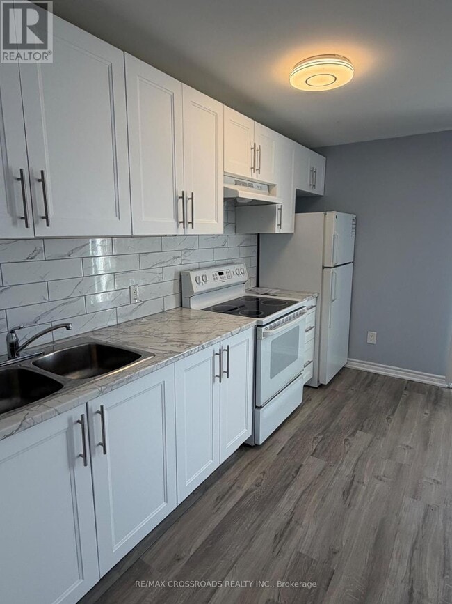 Building Photo - 33 Netherway Crescent