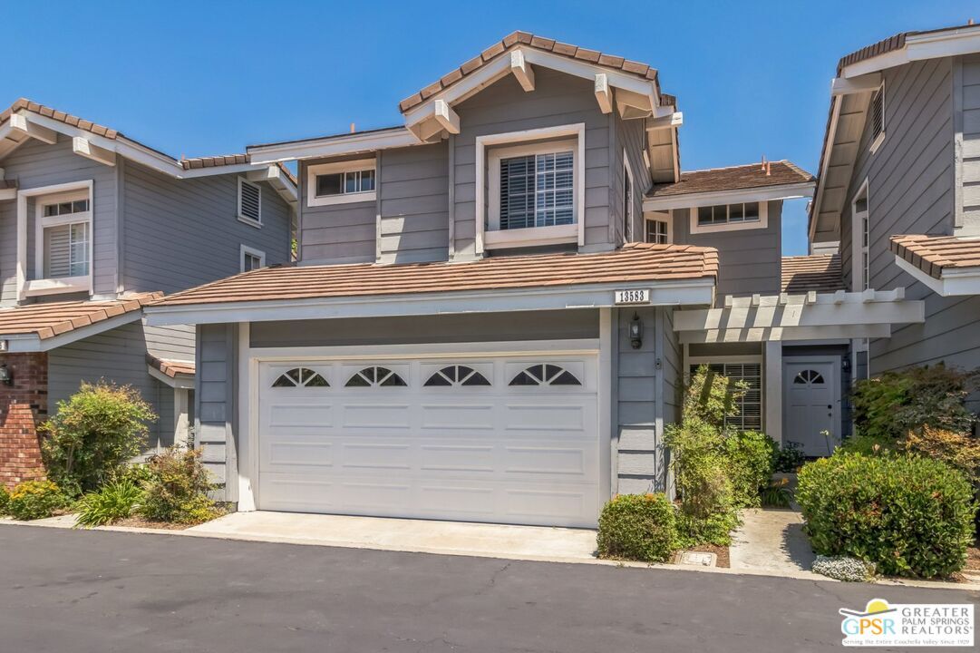 Foto principal - 13583 Almond St