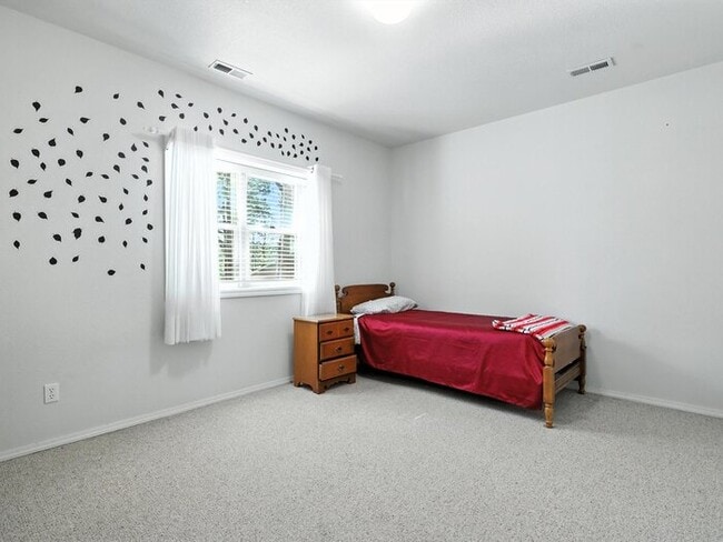 Foto del edificio - 18370 Lazy Summer Way