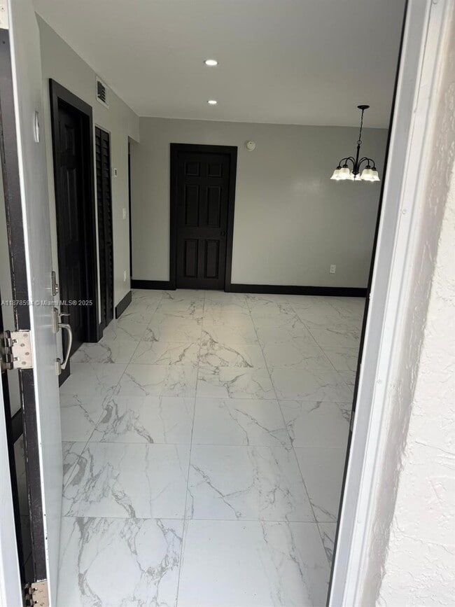 Foto del edificio - 6921 SW 129th Ave