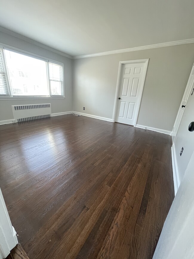 Living room - 354 Midland Ave