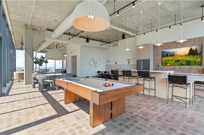 Foto del edificio - 1039 W Van Buren St