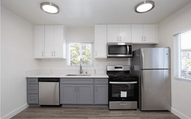 Building Photo - South Olive Apartments