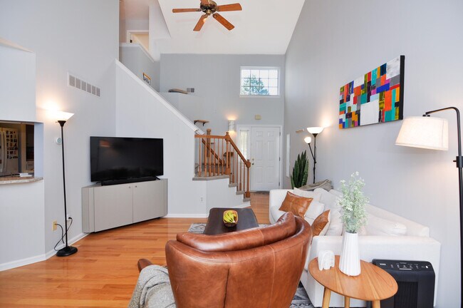 Building Photo - 4471 Hillside Ct