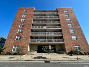 Building Photo - 855 E Broadway