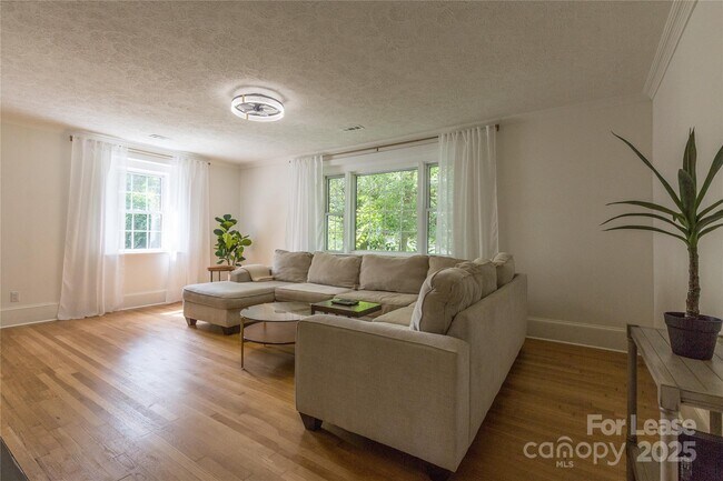 Foto del edificio - 516 W King St
