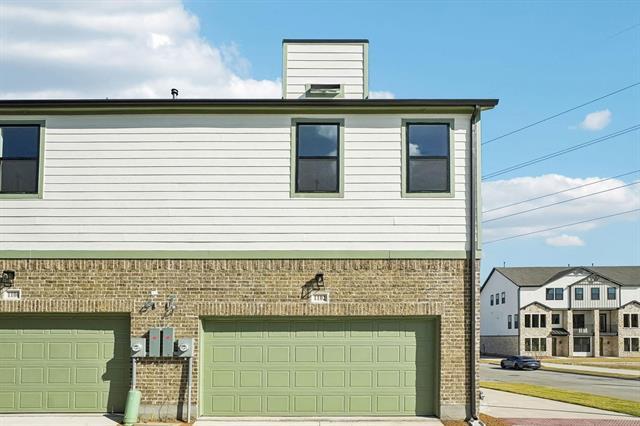 Building Photo - 1102 Bexar Ln