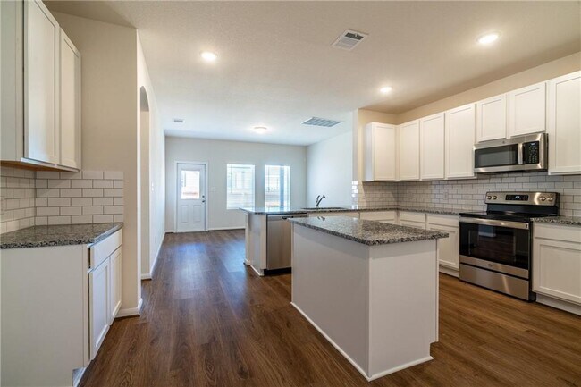 Building Photo - 612 Lt. Rusty