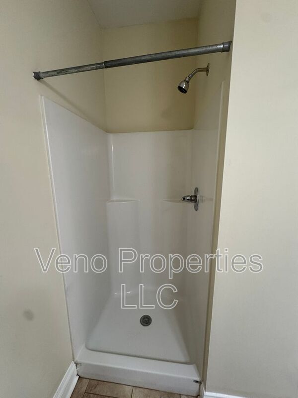 Foto del edificio - 591 Boght Rd