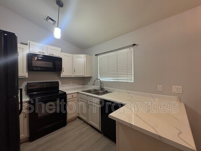 Foto del edificio - 12537 N 83rd Dr