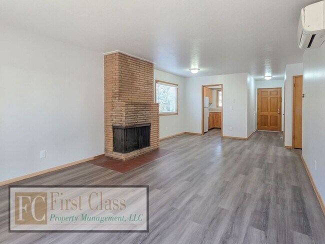 Foto del edificio - 18001 Northeast Pacific Street