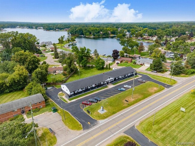 Foto del edificio - 2475 S Commerce Rd