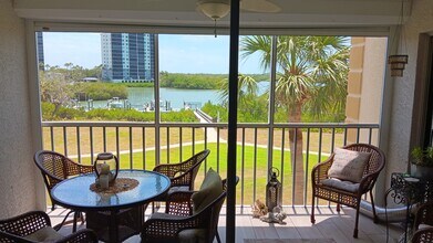 Building Photo - 320 Horse Creek Dr