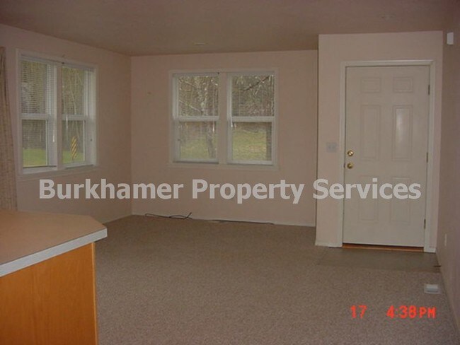 Foto del edificio - 535 N River St