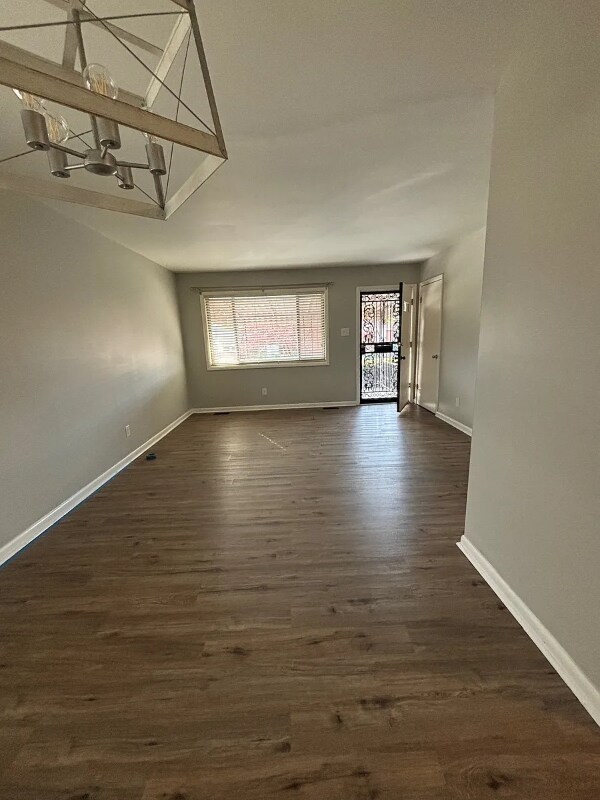 Building Photo - 958 Effie Rd