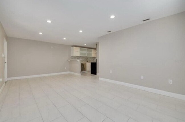 Foto del edificio - 2 Bedroom/1 Bathroom 2nd floor condo at Pa...