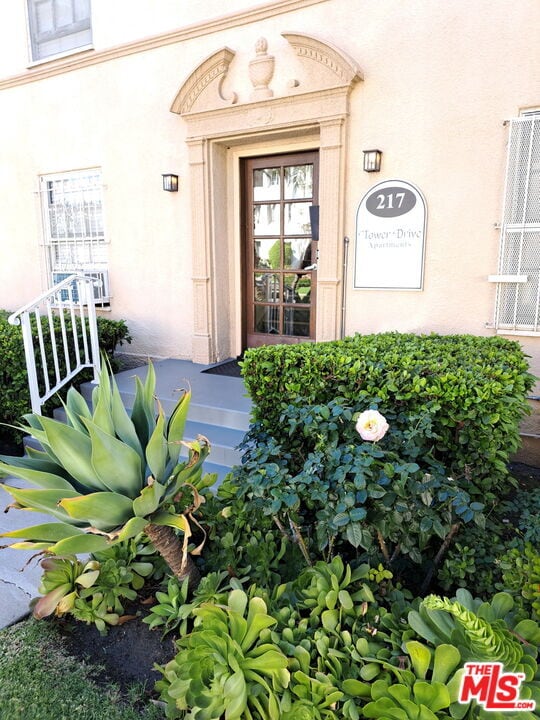 Building Photo - 217 S Tower Dr