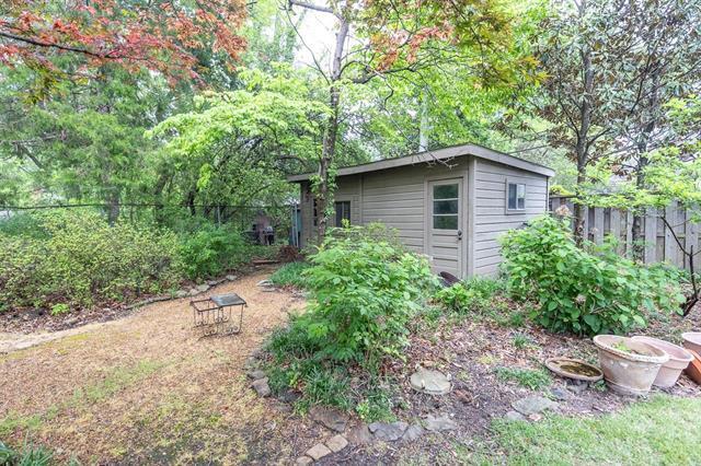 Building Photo - 60 Eastland Dr