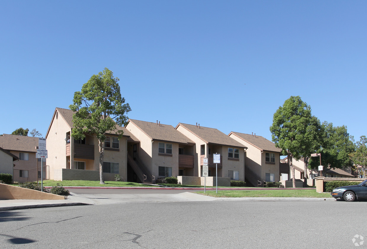 Primary Photo - University Canyon West