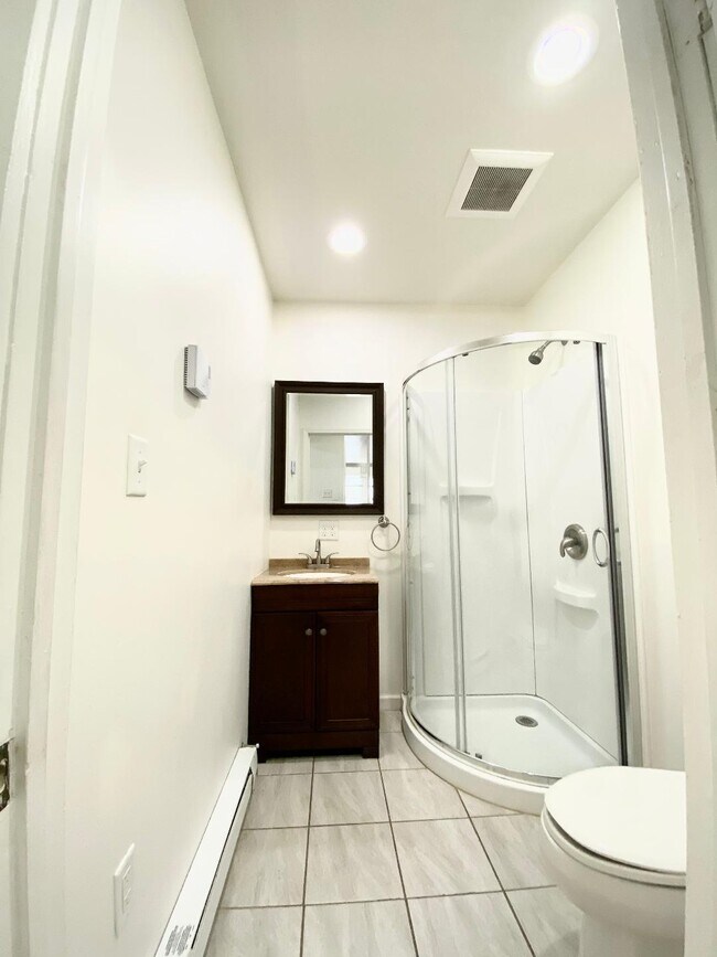 Tu baño - 1140 Ash St