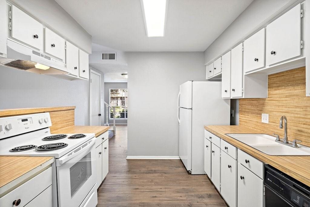 Foto principal - 1831 Sherwood Forest St