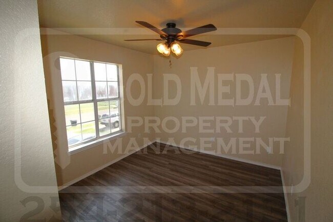 Foto del edificio - Cozy 3-bed, 2-bath fourplex now available ...
