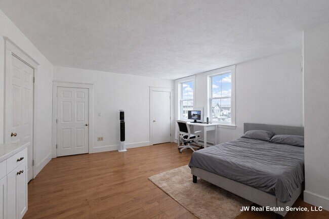 Foto del edificio - 210 Chestnut Hill Ave