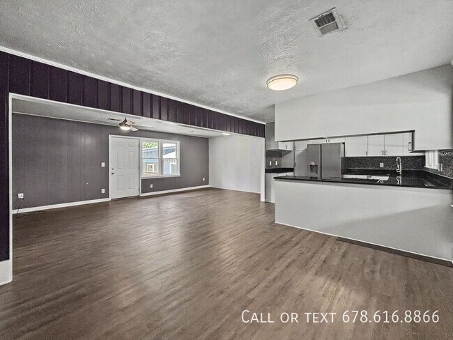 Building Photo - 560 Lee Byrd Rd