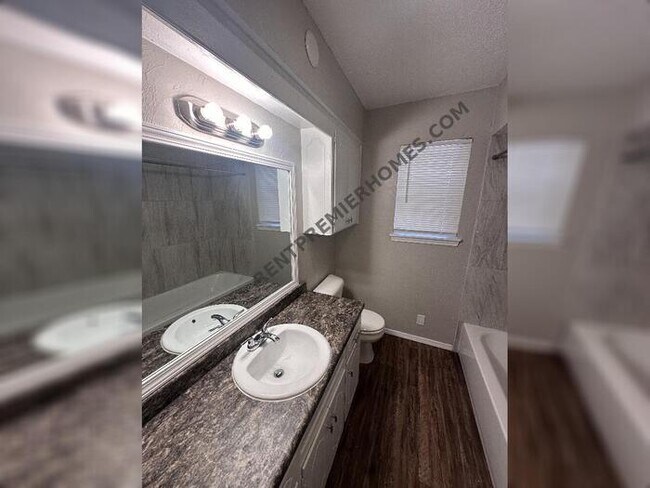 Foto del edificio - 708 North Peniel Ave. Oklahoma City, OK 73127