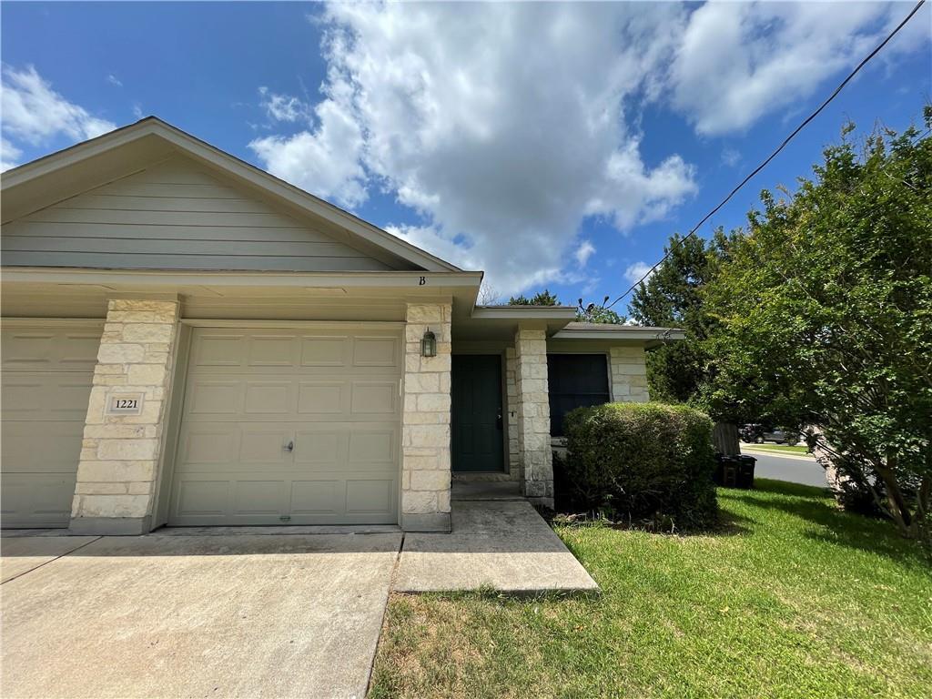 Foto principal - 1221 Armadillo Rd