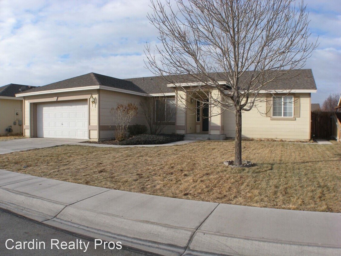Primary Photo - 3 br, 2 bath House - 525 Summer St.