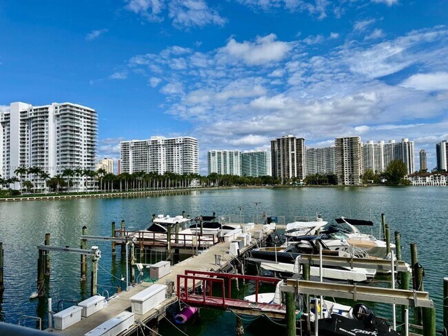 Foto del edificio - 18041 Biscayne Blvd