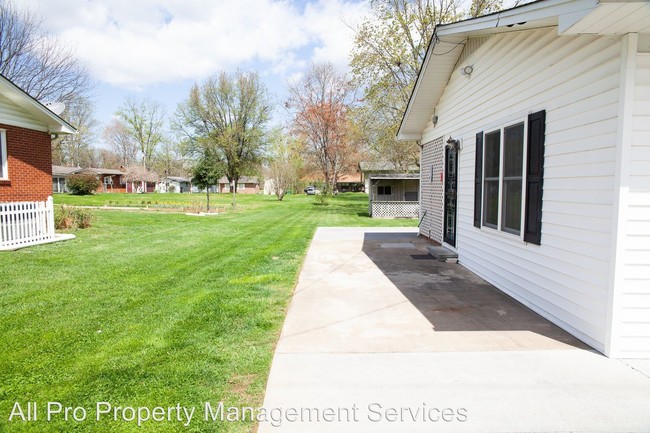 Building Photo - 211 Hillis Dr