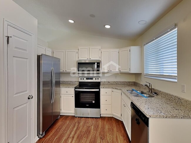 Building Photo - 514 W 150 S