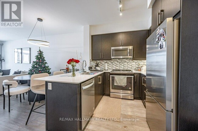 Photo du bâtiment - 65 Oneida Crescent