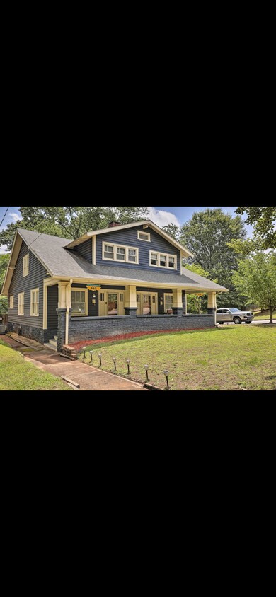 Picture of the house - 670 Waldo St SE
