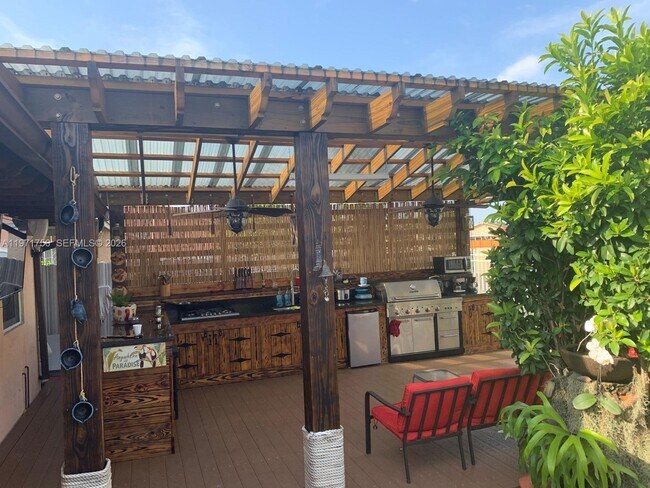 Foto del edificio - 19558 NW 50th Ct