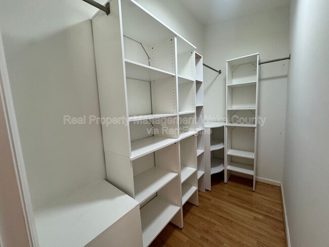 Building Photo - 3018 Medlin Dr