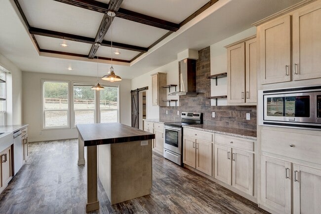 Foto del edificio - 3 Bed 2 Bath Pet Friendly Home
