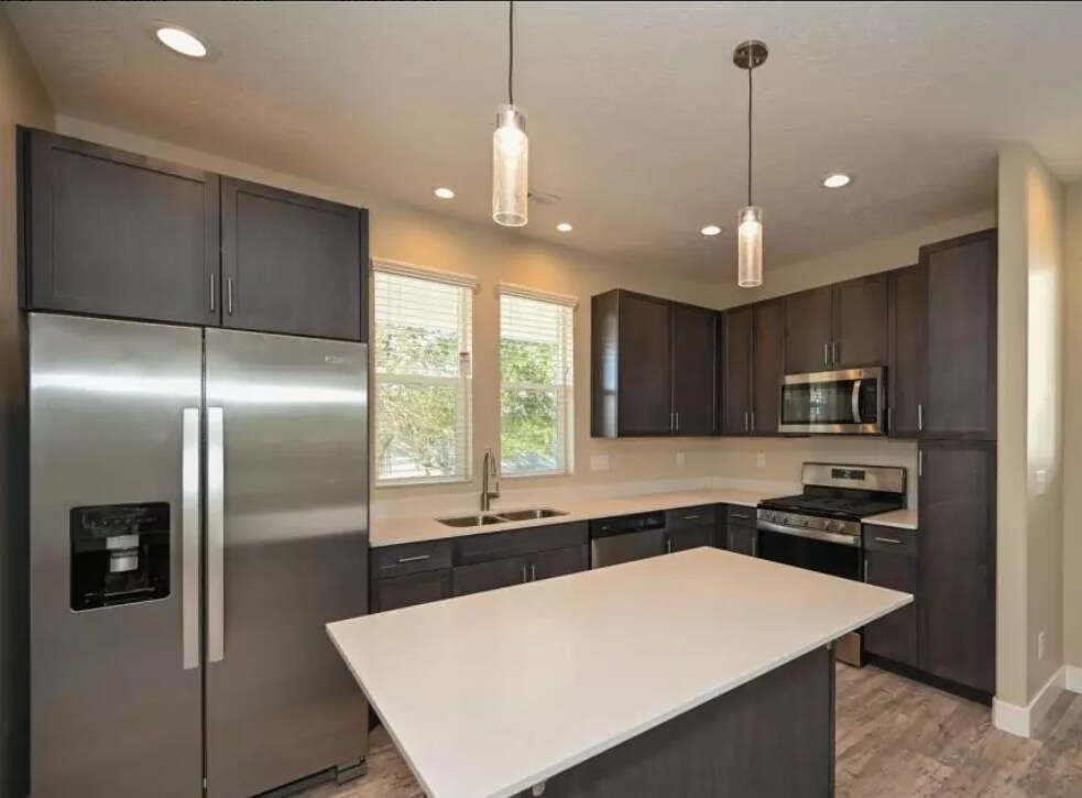 Kitchen - 3345 S 1100 E