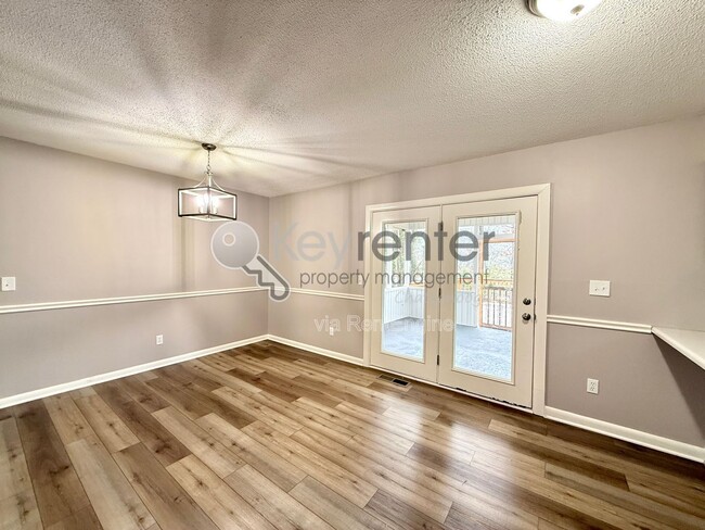 Foto del edificio - 4627 Hillmont Ln