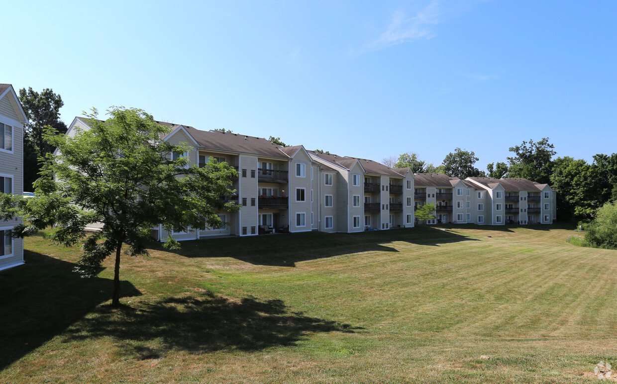 Primary Photo - Oxford Hills Apartments