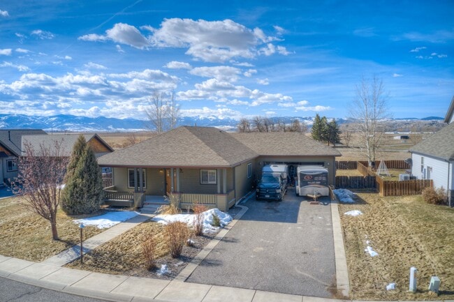 Building Photo - 32 E Clara Ct