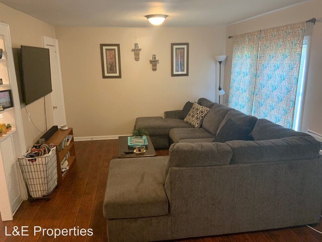 Building Photo - 1 br, 1 bath House - 1403 Hickory Grove Road